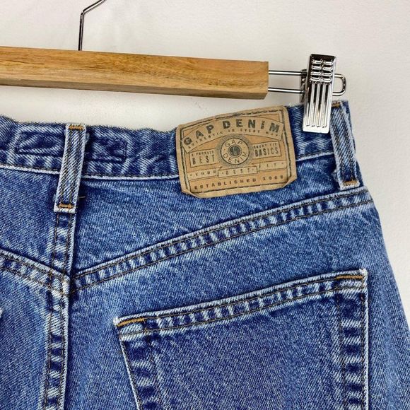 GAP Classic Fit Taper Medium Wash Jeans - Picture 3 of 7